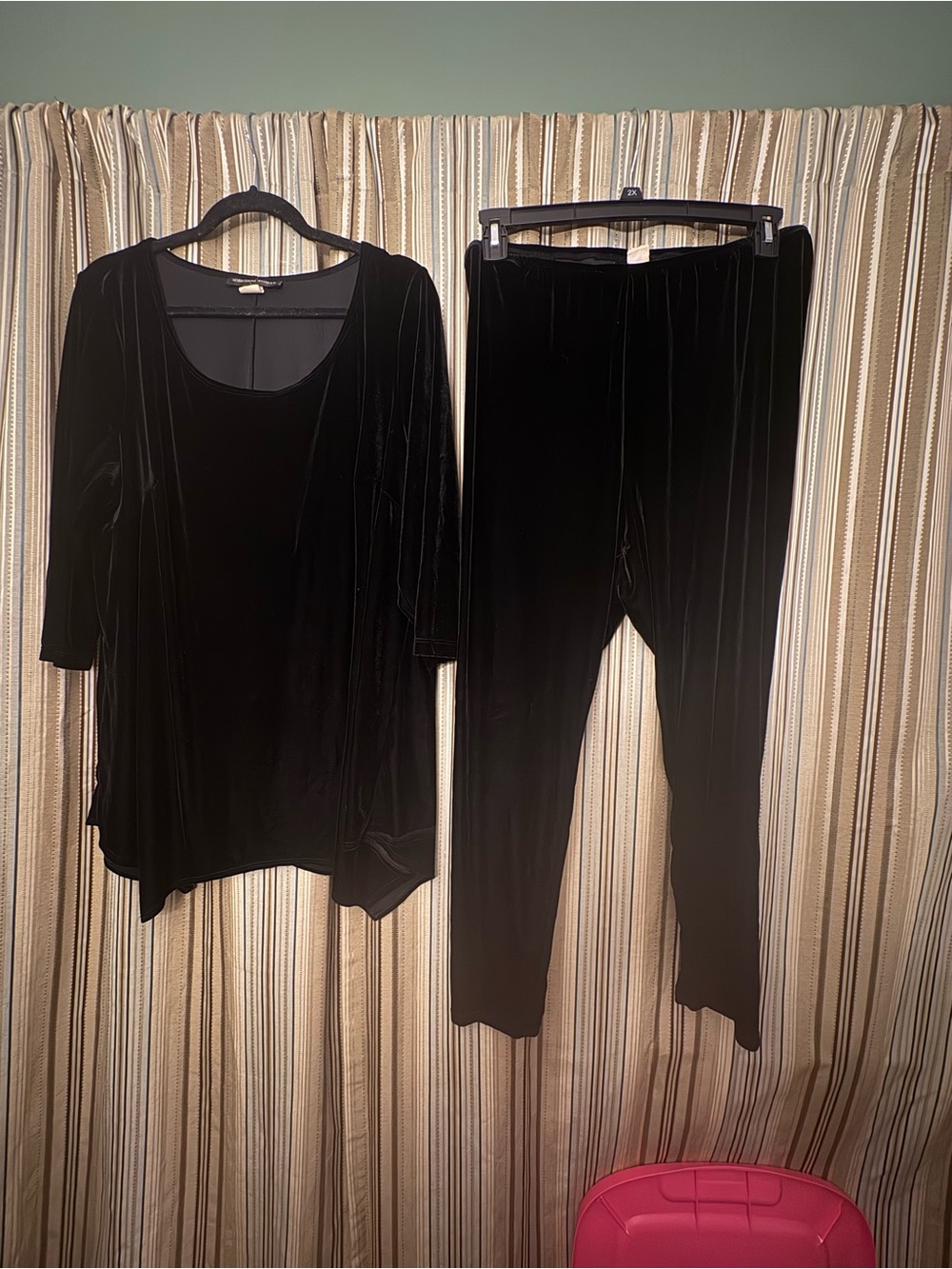 Vintage Black Velvet Straight-Leg Pants — Women's Comfortable Pull-On